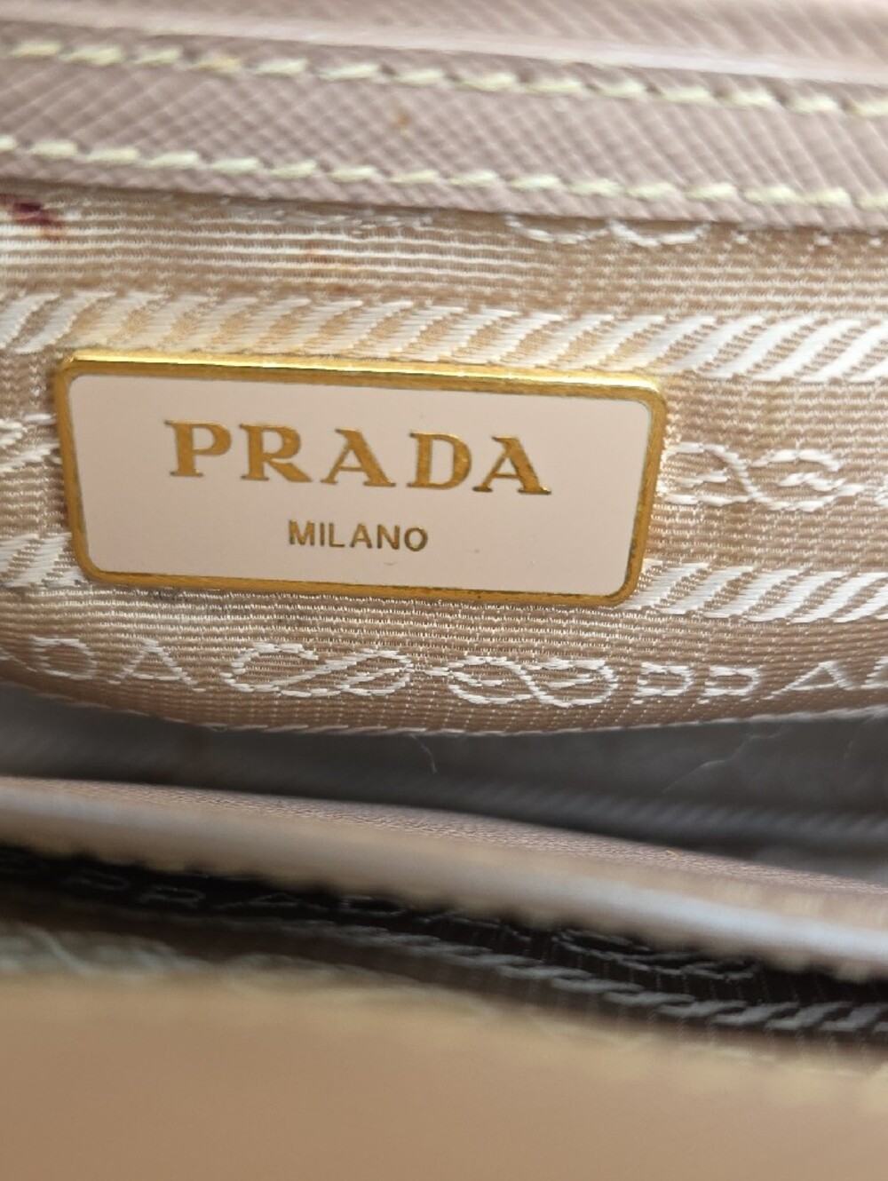 Prada Galleria Small Saffiano leather bag with COA - Picture 4 of 11